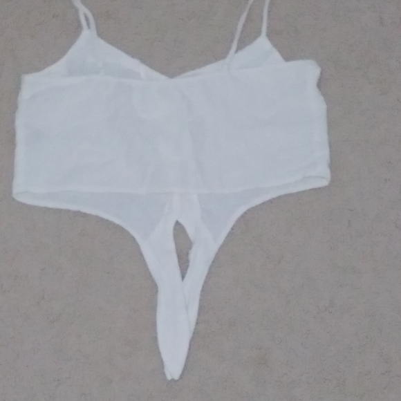 🌺Garage white button down crop top🌺 - Picture 2 of 4